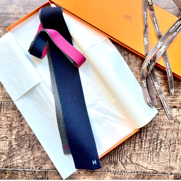 🔥HERMES EXCLUSIVE🔥🆕💯AUTH HERMES Maille De Soie 4 Temps Muti Seasons Tie😍 - Picture 8 of 17